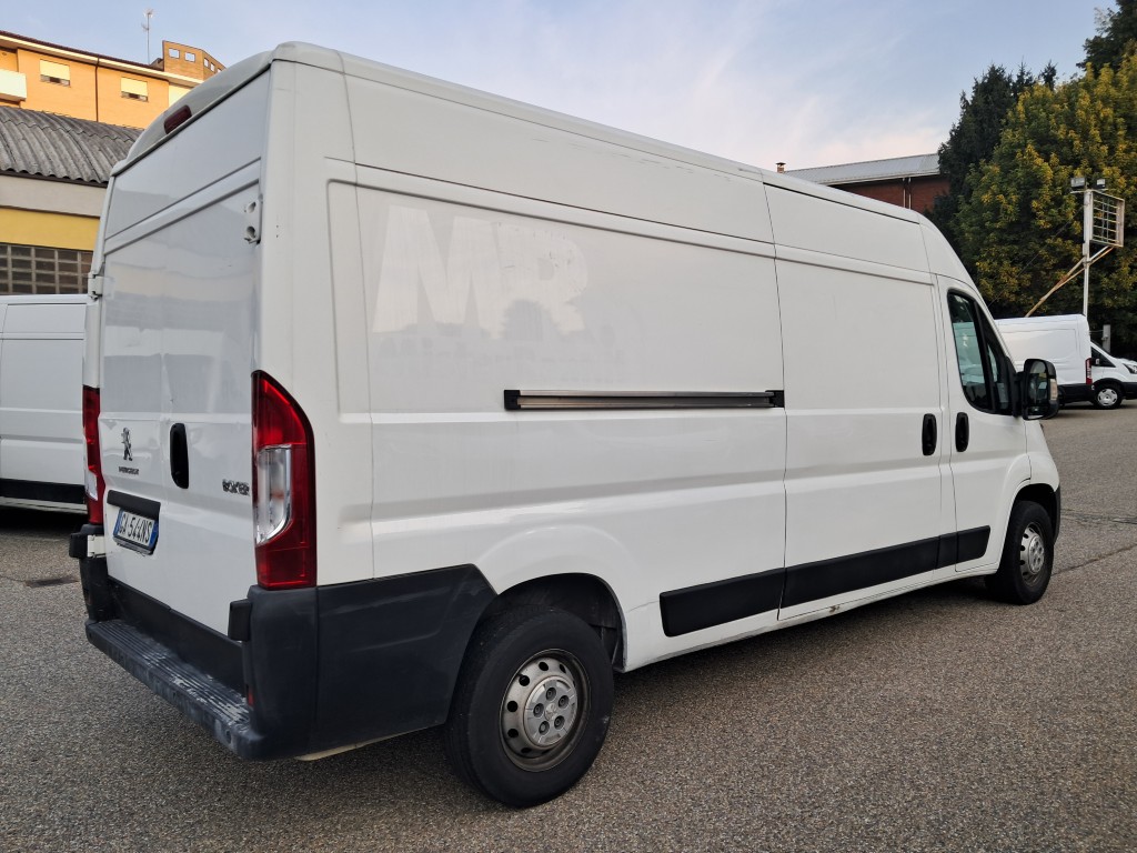 Alt-Furgone usato Peugeot Boxer L3H2 2020 GA544NS Tre quarti anteriore destra – Outlet del Furgone