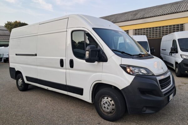 Alt-Furgone usato Peugeot Boxer L3H2 2020 GA544NS Tre quarti anteriore destra – Outlet del Furgone